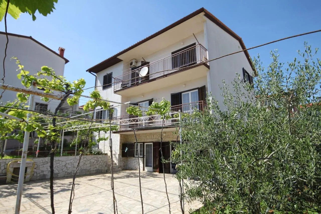 Apartment Pula 7647A Croatia