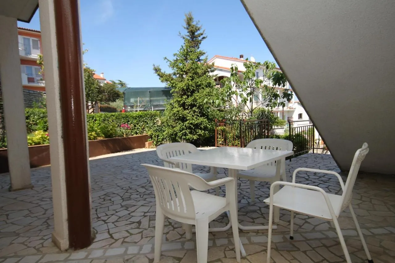Apartment Pula 7647A 0*,